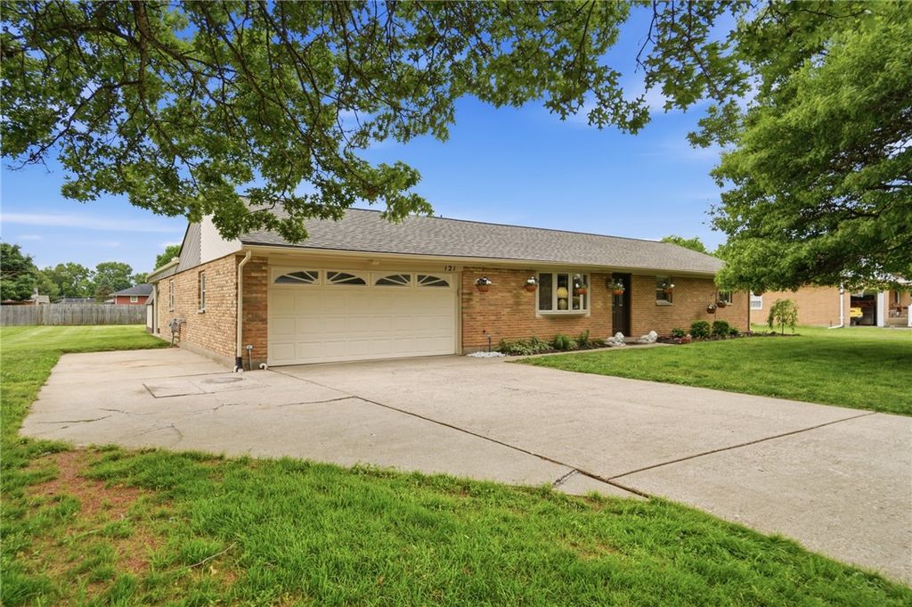 121 Chestnut Avenue, Carlisle, OH 45005