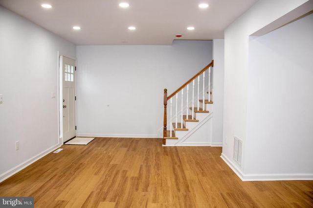 842 JAMESTOWN RD, East Windsor, NJ 08520