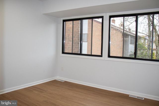 842 JAMESTOWN RD, East Windsor, NJ 08520