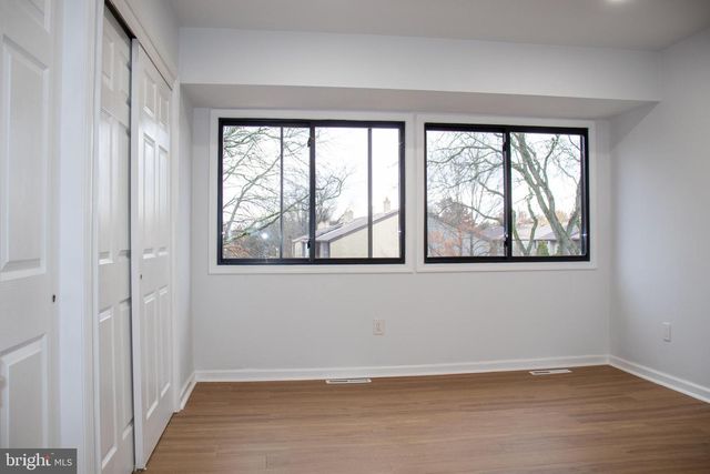 842 JAMESTOWN RD, East Windsor, NJ 08520