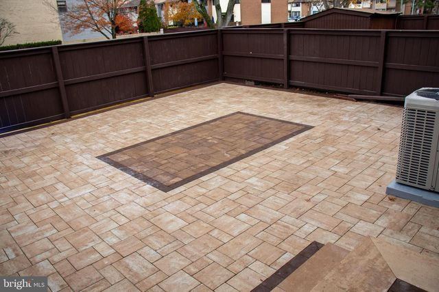 842 JAMESTOWN RD, East Windsor, NJ 08520