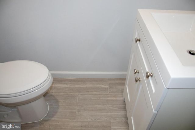 842 JAMESTOWN RD, East Windsor, NJ 08520