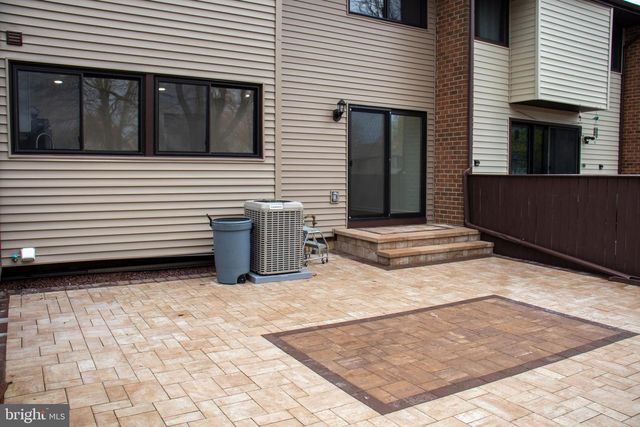 842 JAMESTOWN RD, East Windsor, NJ 08520