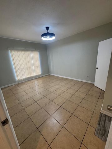 9009 Richmond Avenue 604, Houston, TX 77063