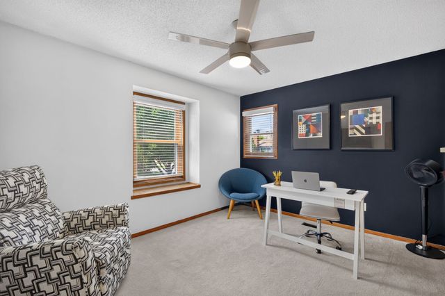 1070 50th Street 14A, West Des Moines, IA 50266