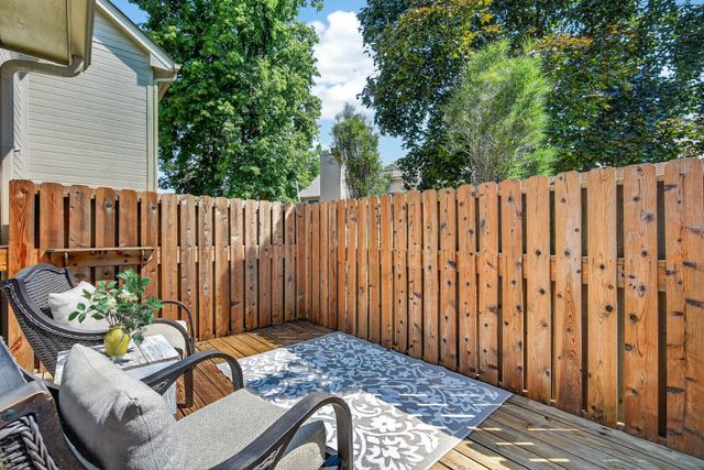 1070 50th Street 14A, West Des Moines, IA 50266