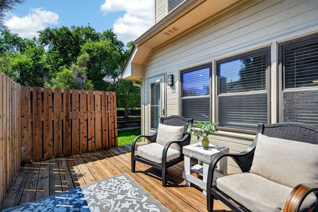 1070 50th Street 14A, West Des Moines, IA 50266