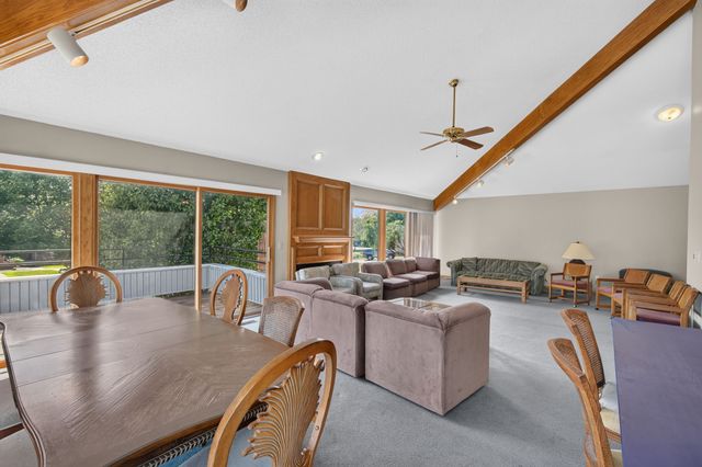 1070 50th Street 14A, West Des Moines, IA 50266