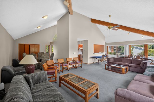 1070 50th Street 14A, West Des Moines, IA 50266
