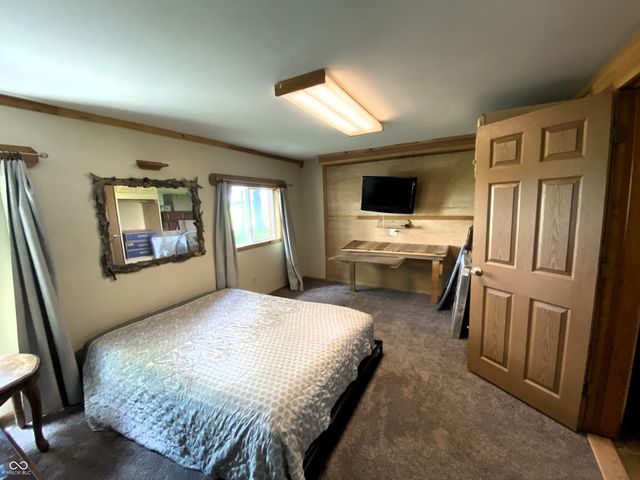 1591 S Graveyard Road, Paragon, IN 46166