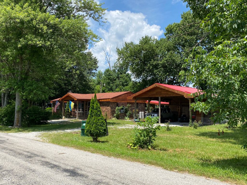 1591 S Graveyard Road, Paragon, IN 46166