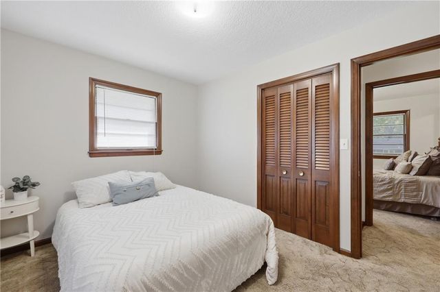 15505 E 36th Terrace S, Independence, MO 64055