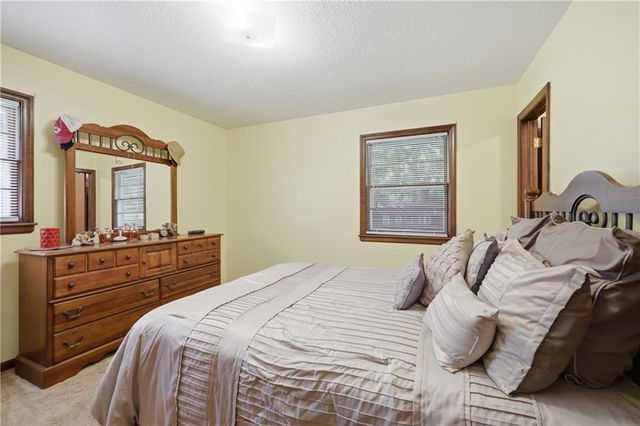 15505 E 36th Terrace S, Independence, MO 64055