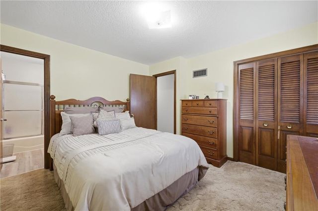 15505 E 36th Terrace S, Independence, MO 64055