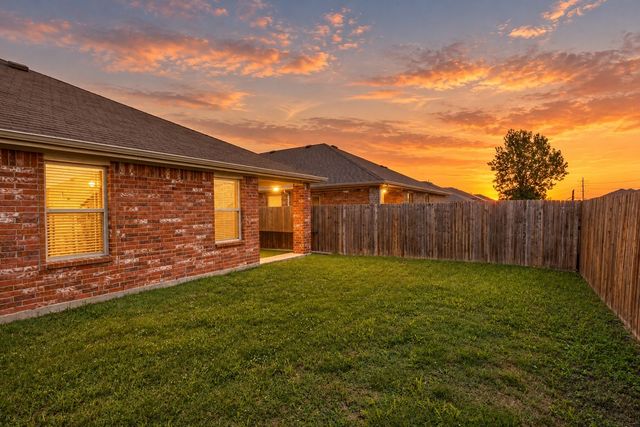 1084 Decker Drive, Fate, TX 75189