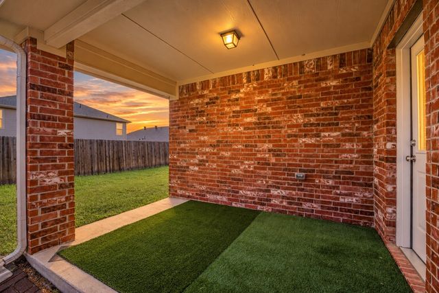 1084 Decker Drive, Fate, TX 75189