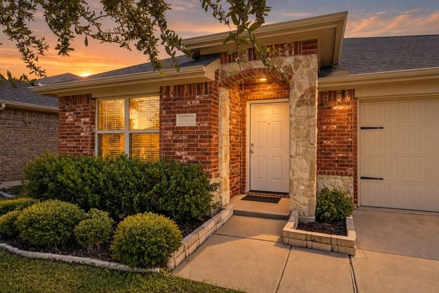 1084 Decker Drive, Fate, TX 75189