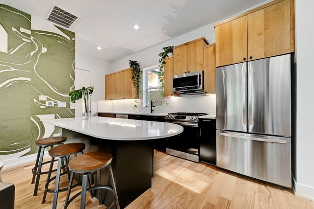 1407 Greenwood Ave 3, Austin, TX 78721