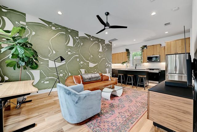 1407 Greenwood Ave 3, Austin, TX 78721