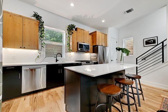 1407 Greenwood Ave 3, Austin, TX 78721