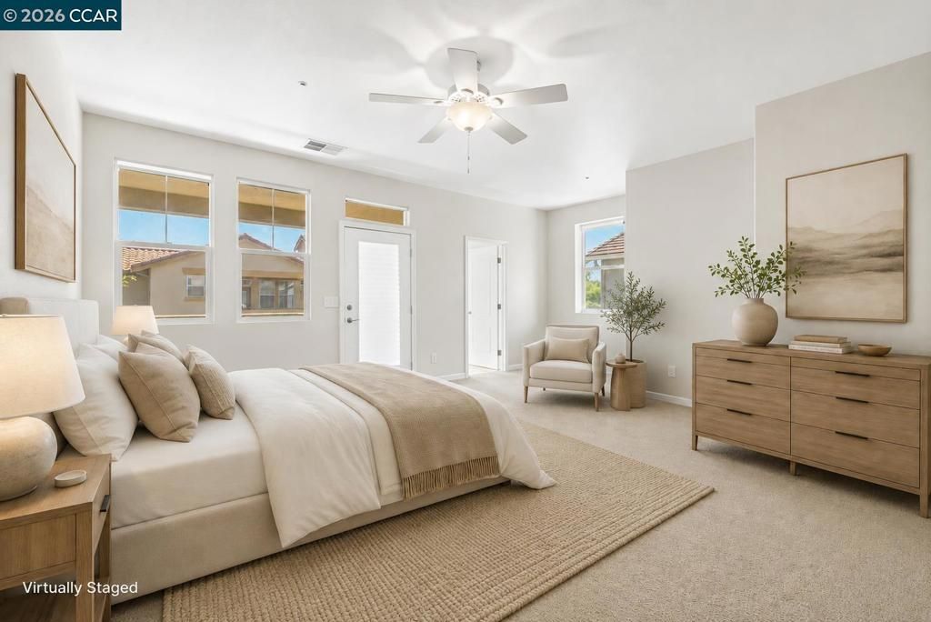 Image 12 of property listing at 915 Oxford Ln, Brentwood, CA 94513