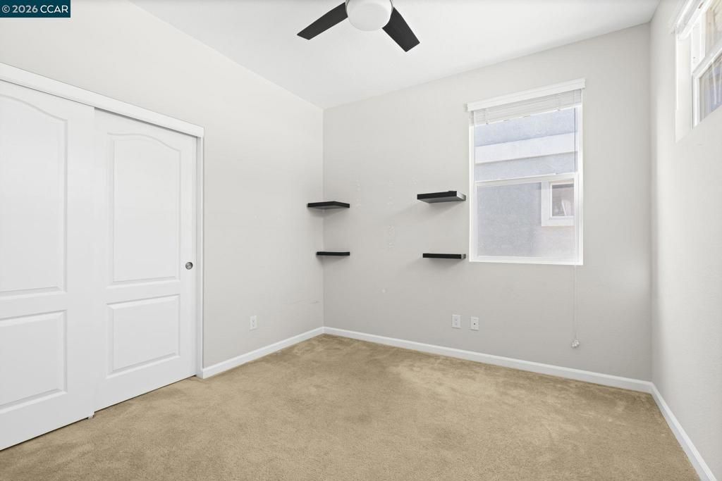 Image 15 of property listing at 915 Oxford Ln, Brentwood, CA 94513