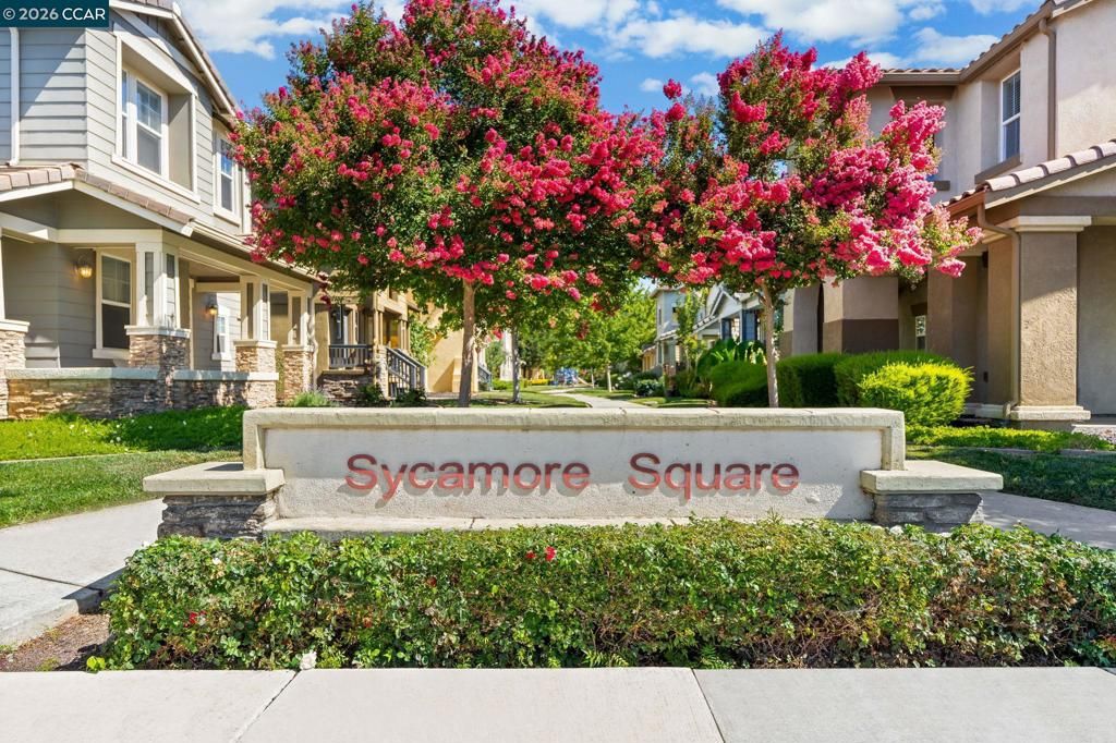 Image 22 of property listing at 915 Oxford Ln, Brentwood, CA 94513