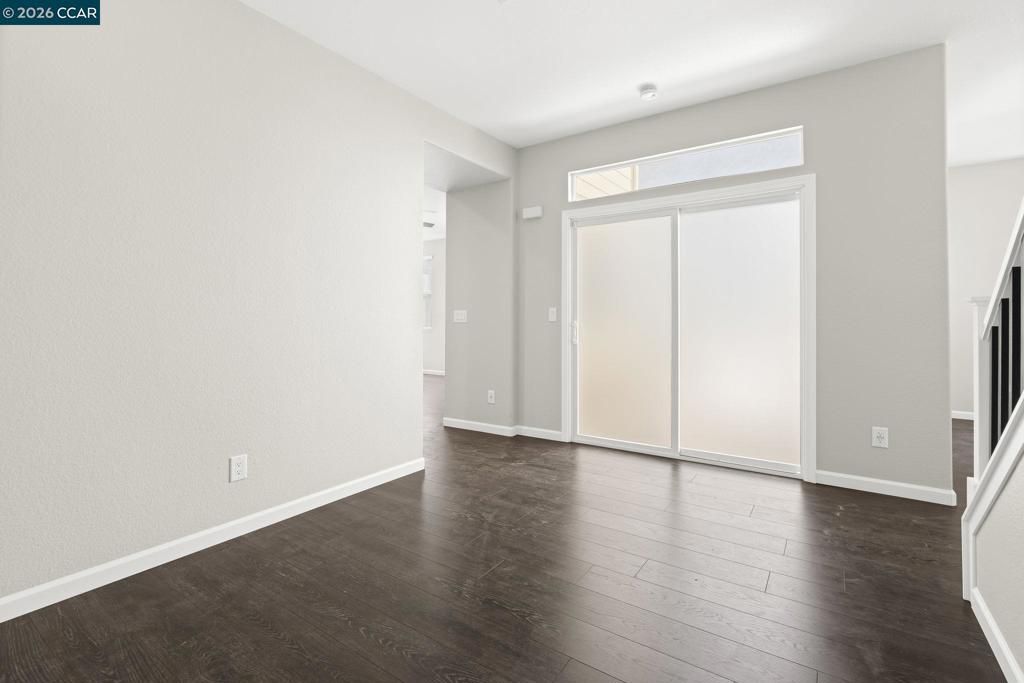 Image 7 of property listing at 915 Oxford Ln, Brentwood, CA 94513