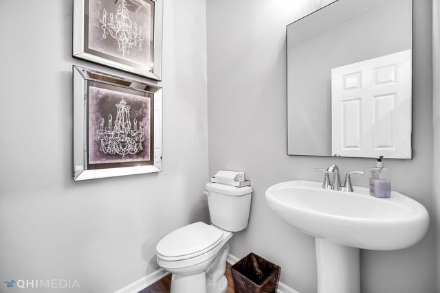 25 Levanno Drive, Crown Point, IN 46307