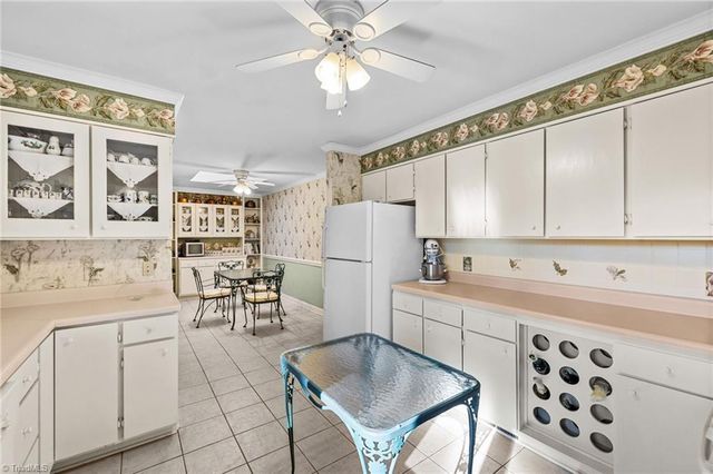 1101 Gatehouse Road, High Point, NC 27262
