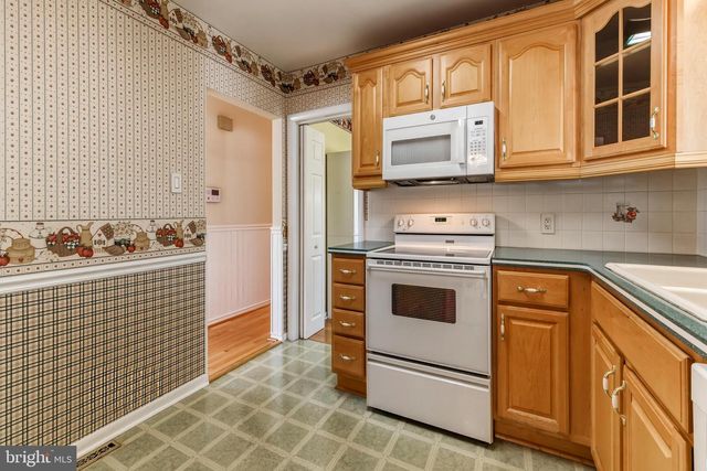 37 HARMONY RD, Gibbstown, NJ 08027