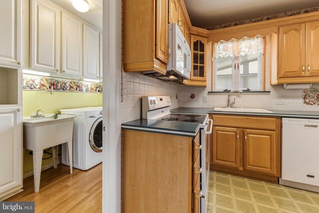 37 HARMONY RD, Gibbstown, NJ 08027