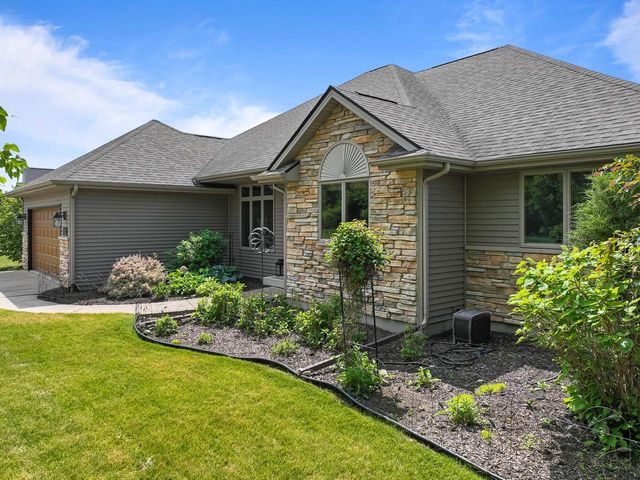 403 Fair Oaks DRIVE, Williams Bay, WI 53191