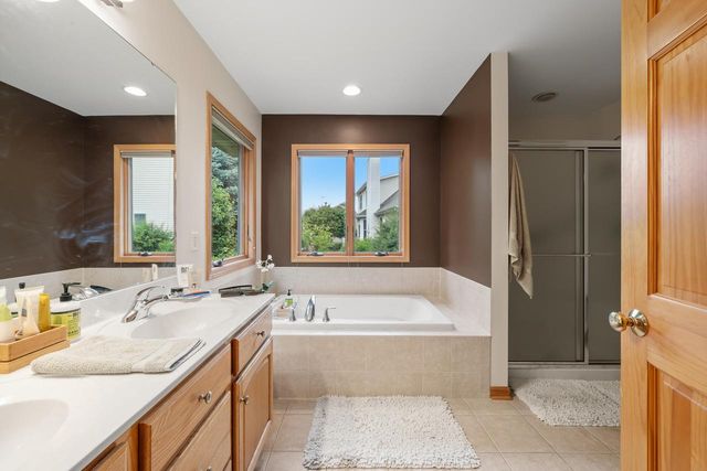 403 Fair Oaks DRIVE, Williams Bay, WI 53191