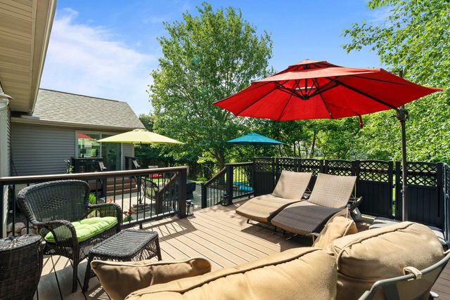 403 Fair Oaks DRIVE, Williams Bay, WI 53191