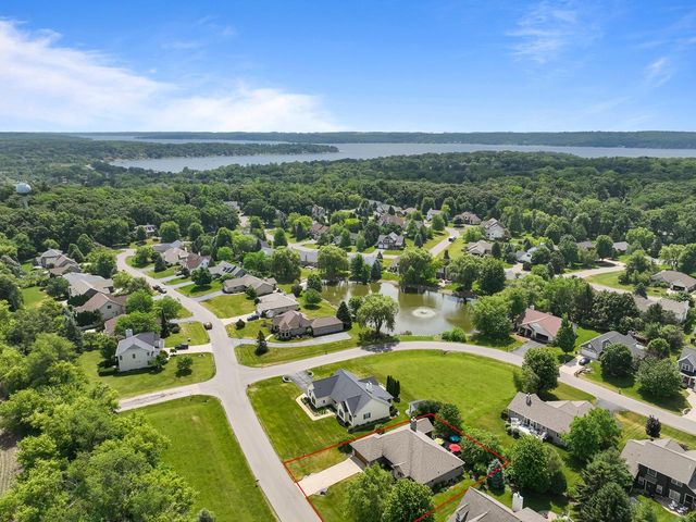 403 Fair Oaks DRIVE, Williams Bay, WI 53191