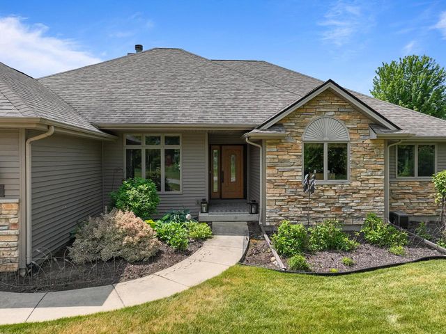 403 Fair Oaks DRIVE, Williams Bay, WI 53191