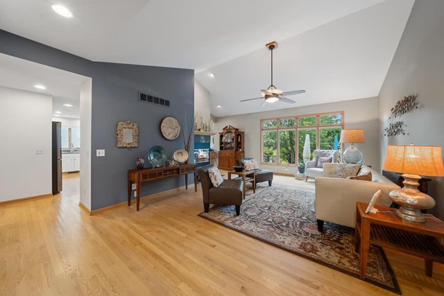 403 Fair Oaks DRIVE, Williams Bay, WI 53191