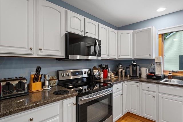 403 Fair Oaks DRIVE, Williams Bay, WI 53191