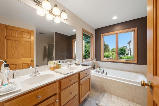 403 Fair Oaks DRIVE, Williams Bay, WI 53191