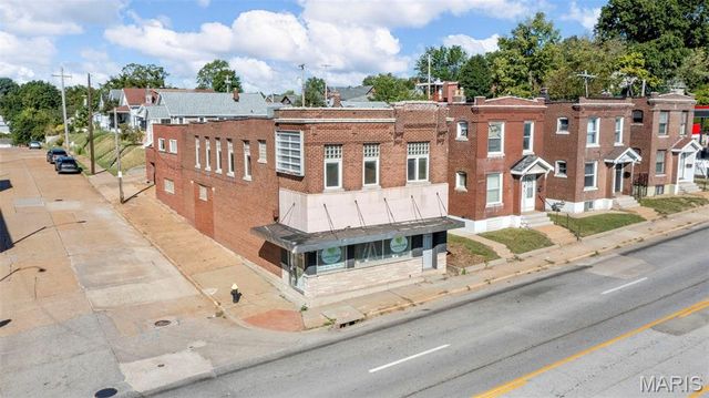 1325 Hampton Avenue, St Louis, MO 63139