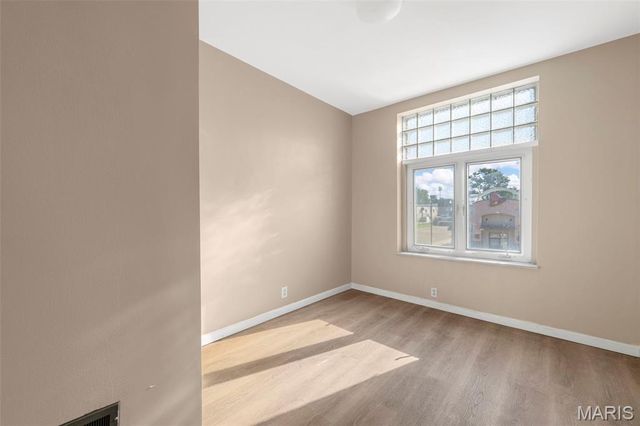 1325 Hampton Avenue, St Louis, MO 63139