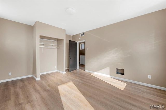 1325 Hampton Avenue, St Louis, MO 63139