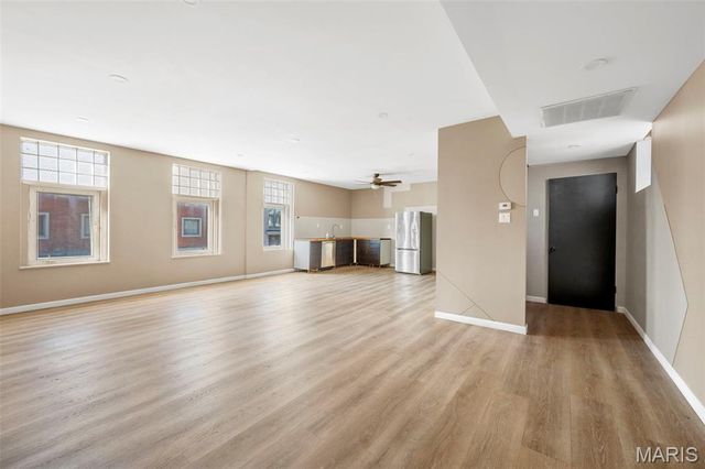 1325 Hampton Avenue, St Louis, MO 63139