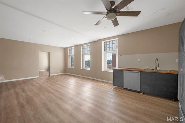 1325 Hampton Avenue, St Louis, MO 63139