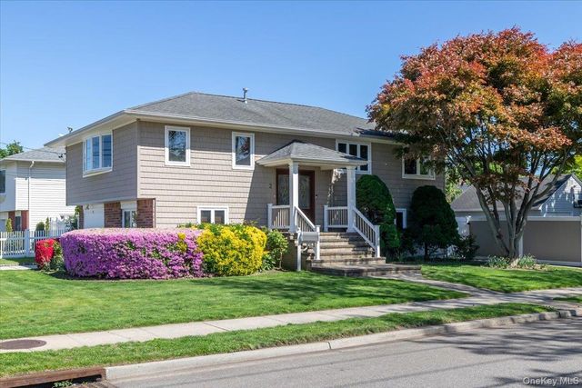 2 Prose Street, Hicksville, NY 11801