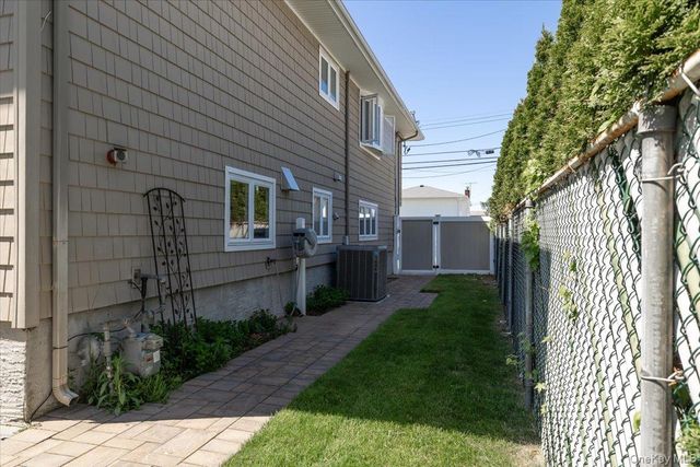 2 Prose Street, Hicksville, NY 11801
