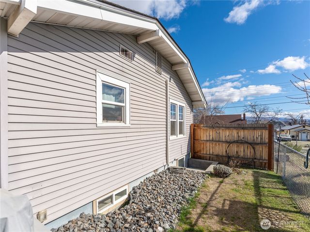 340 Malaga Avenue, Wenatchee, WA 98801