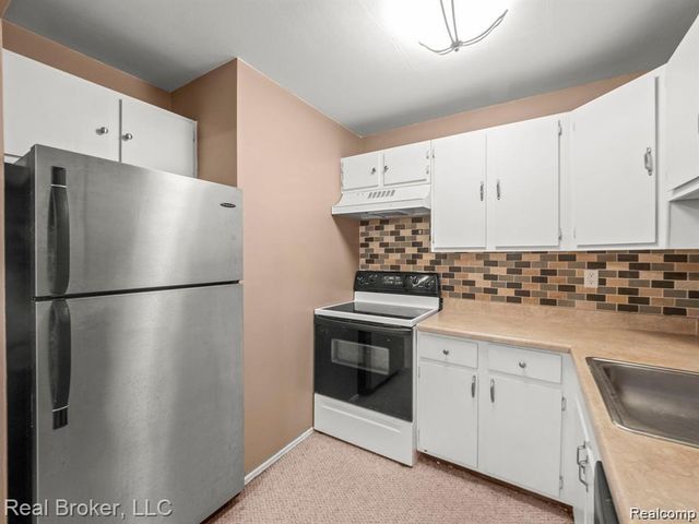 4905 Crooks Road A5, Royal Oak, MI 48073