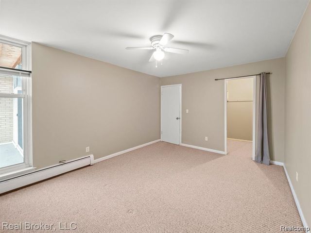 4905 Crooks Road A5, Royal Oak, MI 48073